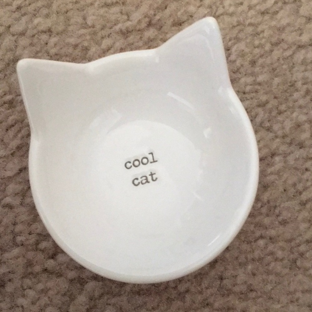 Bundled “cool cat” trinket dish and holiday socks - Picture 2 of 7